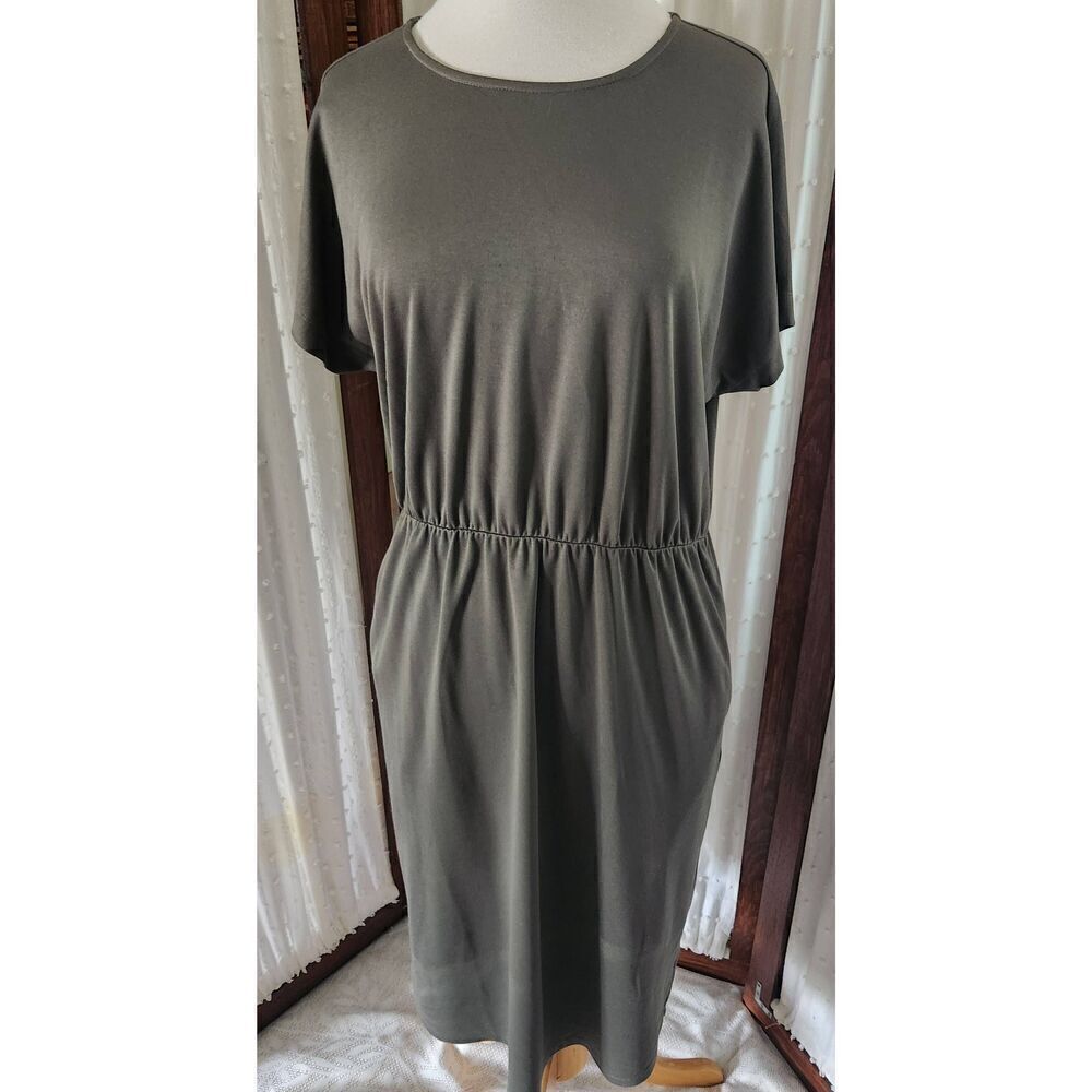 D7 DE Collection knee length safari green knit dress w/elastic waist back zipper